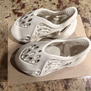 Infant Yeezy Foam Runners